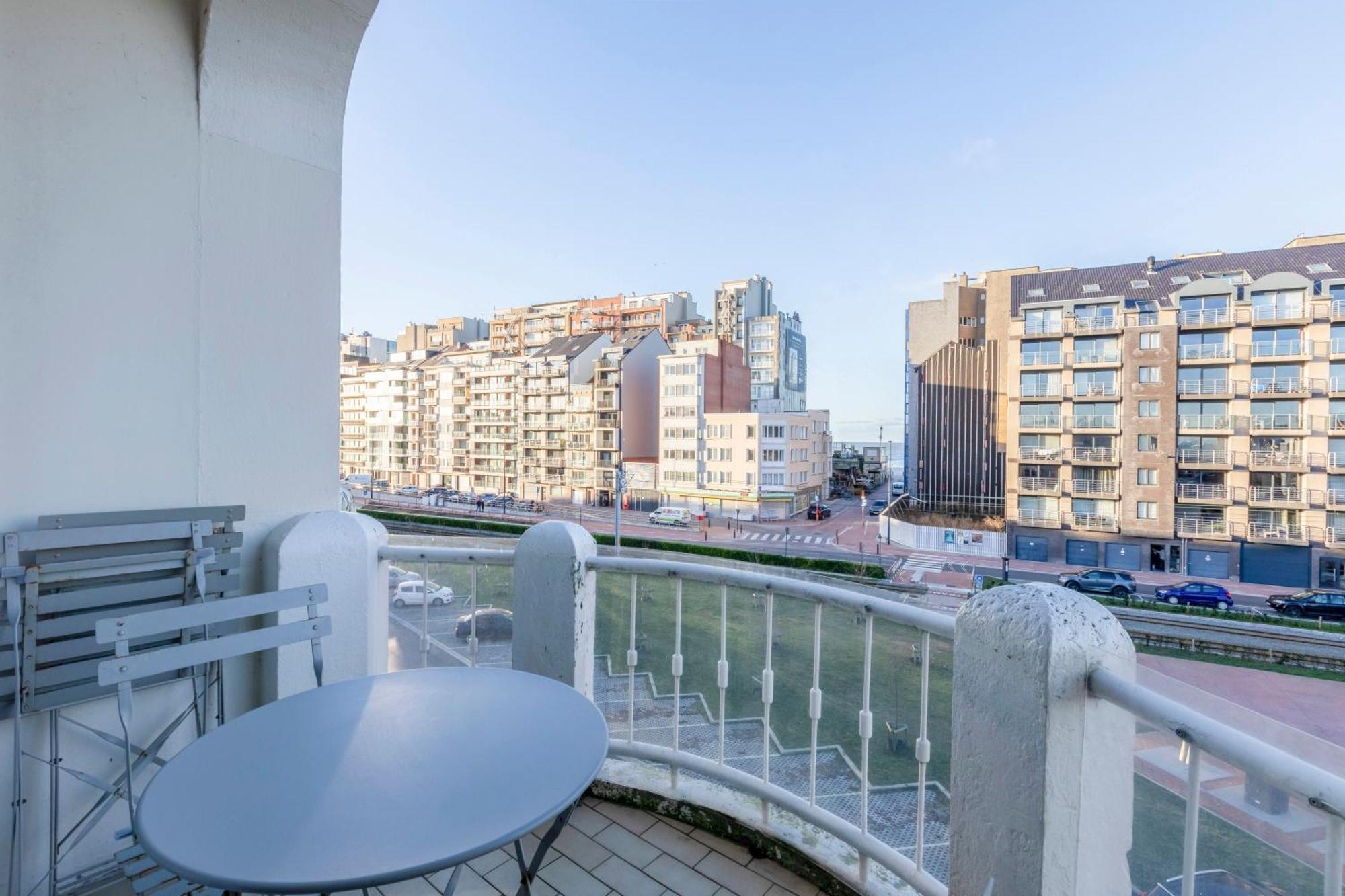 Cosy Apartment 150M From The Beach Blankenberge Esterno foto