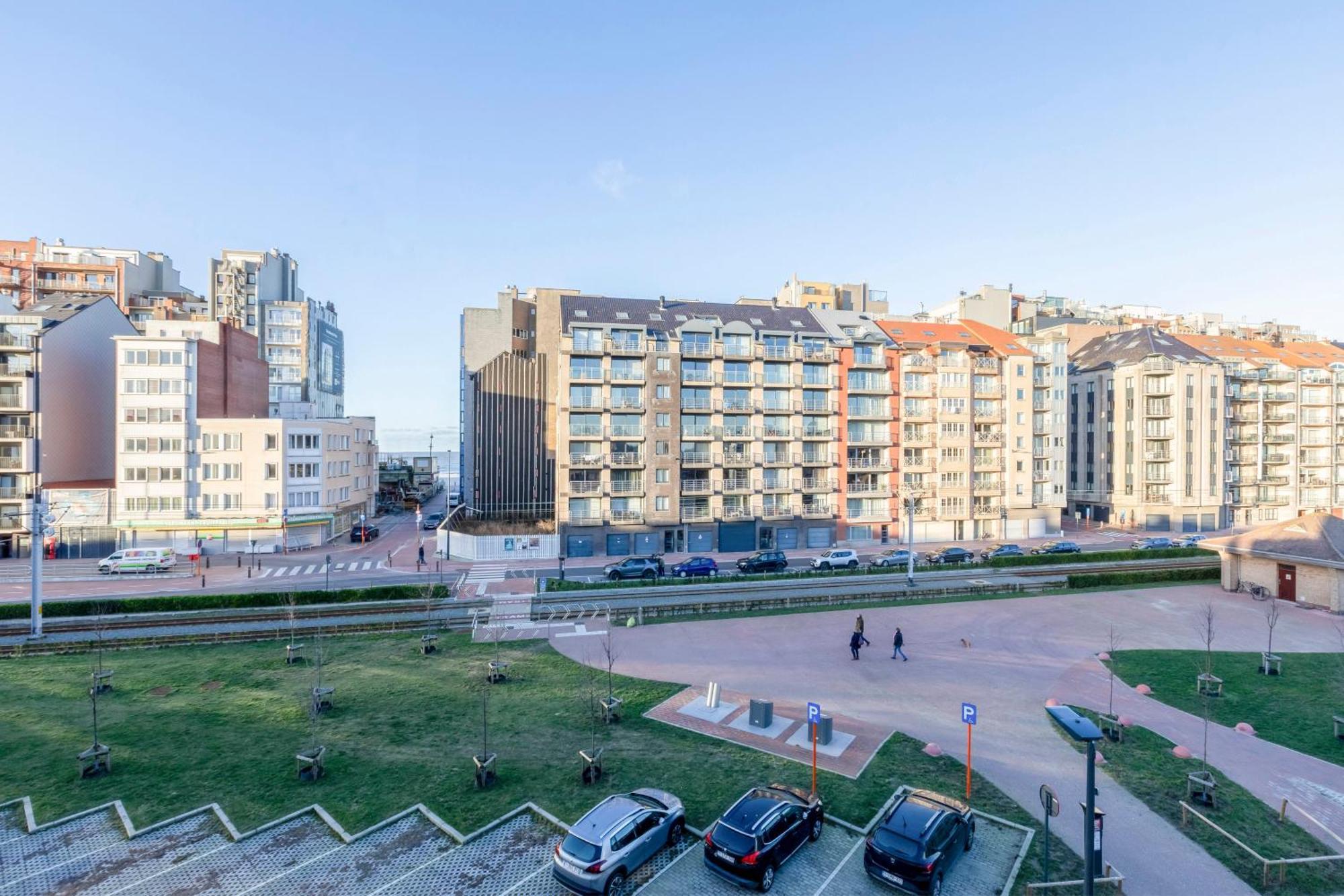 Cosy Apartment 150M From The Beach Blankenberge Esterno foto