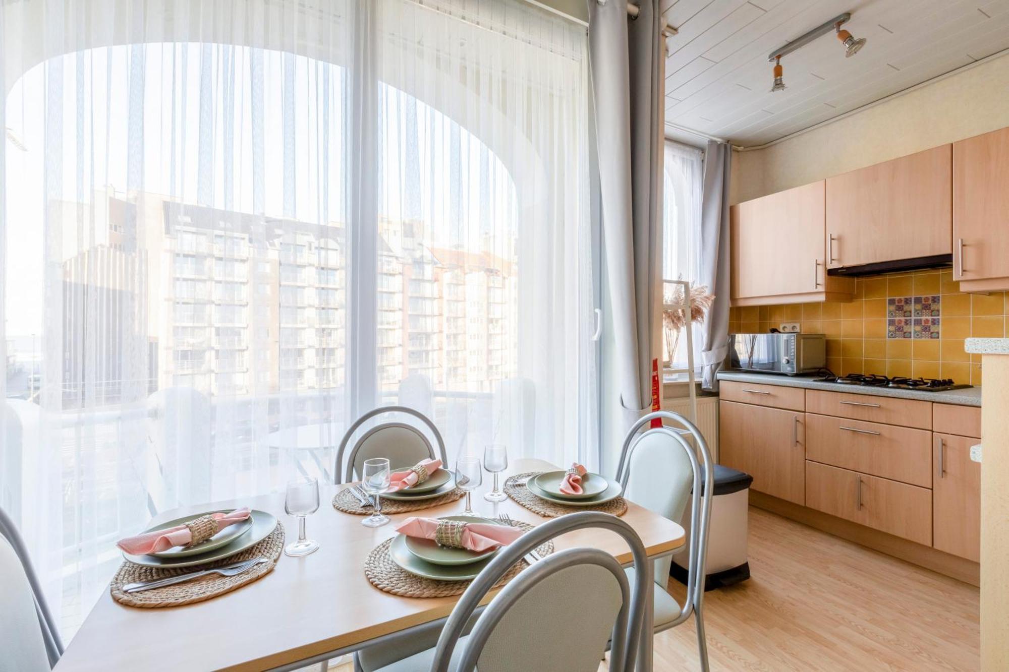 Cosy Apartment 150M From The Beach Blankenberge Esterno foto